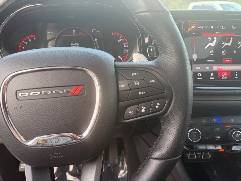 Used 2025 Dodge Durango GT AWD/4WD image 17