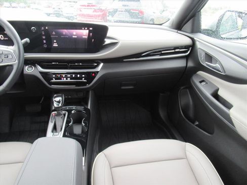 Used 2024 Buick Envista Avenir image 13