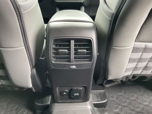 Used 2025 Ford Bronco Sport Badlands image 32