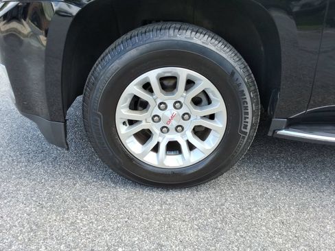 Used 2017 GMC Yukon XL SLT RWD image 10