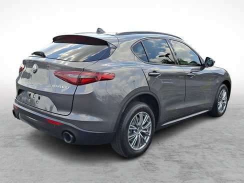 Used 2022 Alfa Romeo Stelvio Sprint image 5
