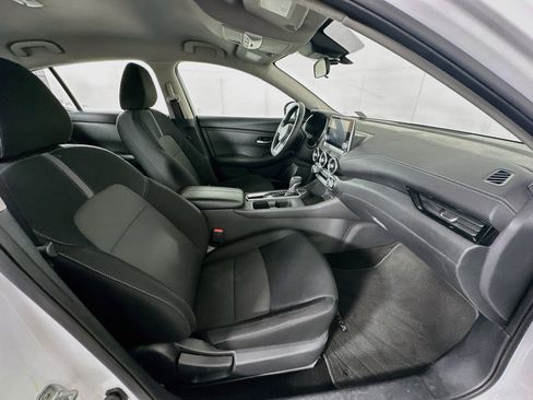 Used 2024 Nissan Sentra SV FWD image 28
