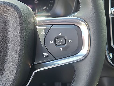 New 2026 Volvo XC40 B5 Ultra w/ Protection Package Premier AWD/4WD image 16
