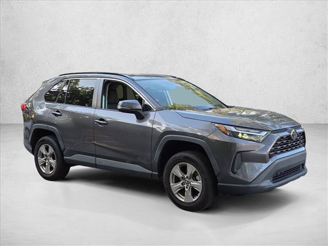 Used 2022 Toyota RAV4 XLE w/ Convenience Package FWD image 3