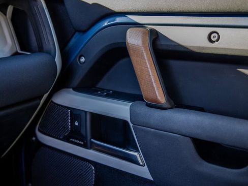 Used 2023 Land Rover Defender 110 S image 13