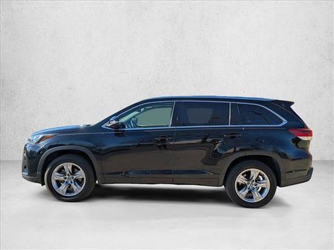Used 2017 Toyota Highlander Limited image 7
