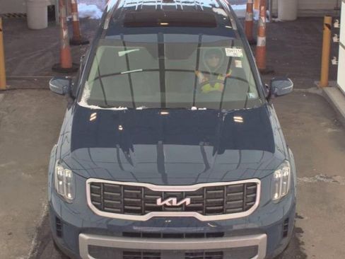 Used 2023 Kia Telluride S w/ S Sunroof Package image 2