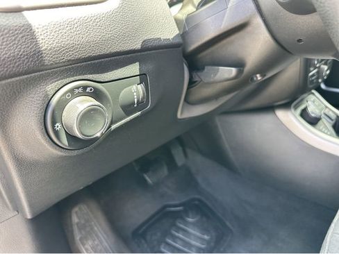 Used 2018 Jeep Compass Sport w/ Tech Group AWD/4WD image 33