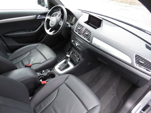 Used 2018 Audi Q3 2.0T Premium w/ Convenience Package image 14