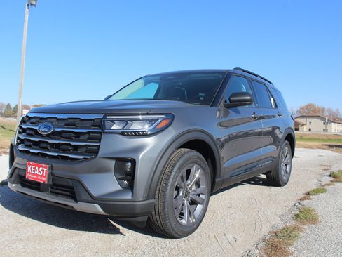 New 2026 Ford Explorer Active w/ Active Comfort Package AWD/4WD image 1