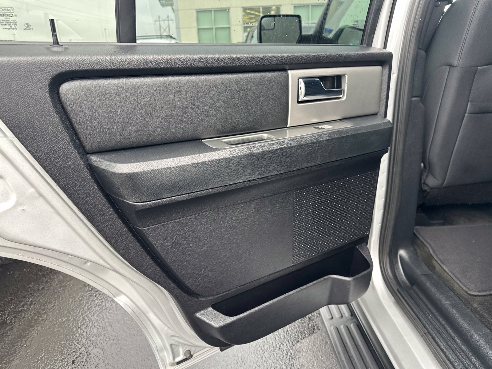 Used 2017 Ford Expedition XLT AWD/4WD image 32