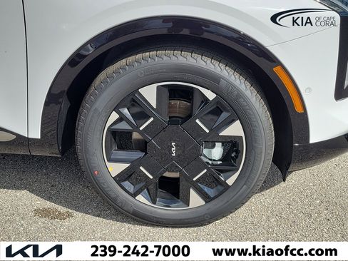 New 2026 Kia Sportage SX FWD image 7