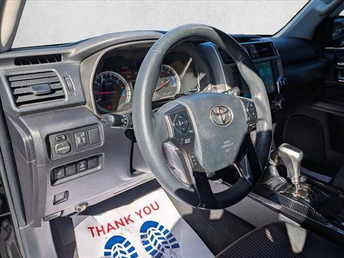 Used 2018 Toyota 4Runner TRD Off-Road image 10