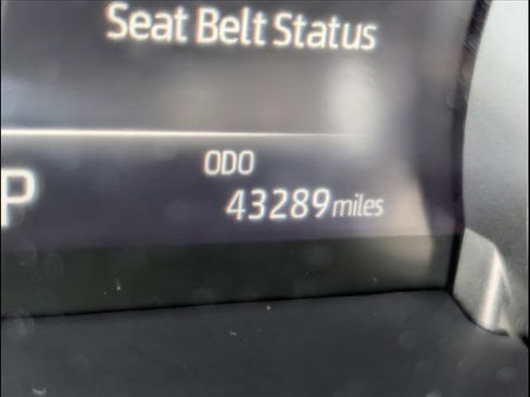 Used 2023 Toyota Highlander XLE image 14