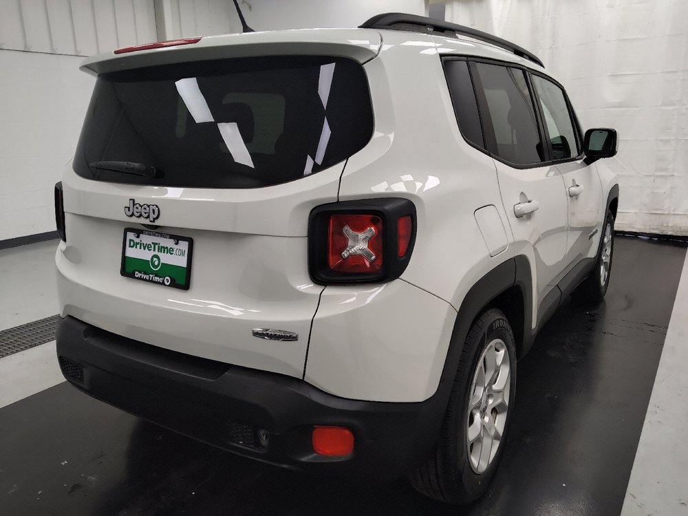 Used 2017 Jeep Renegade Latitude FWD image 9