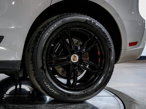 Used 2023 Porsche Macan AWD/4WD image 71