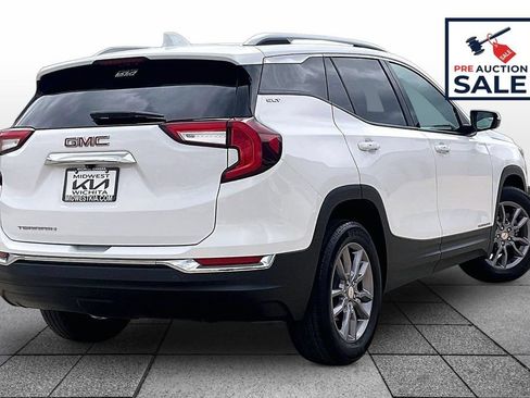 Used 2023 GMC Terrain SLT FWD image 13