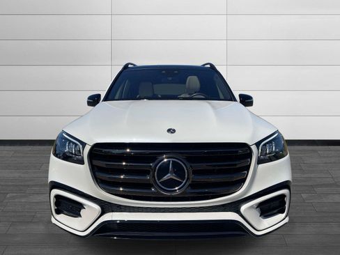 Used 2024 Mercedes-Benz GLS 450 4MATIC image 8