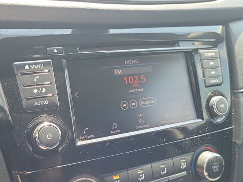 Used 2020 Nissan Rogue S FWD image 26