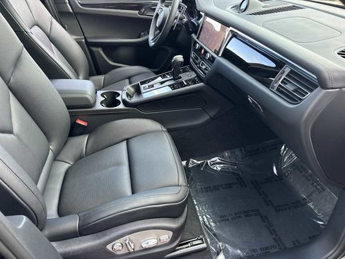 New 2025 Porsche Macan image 17