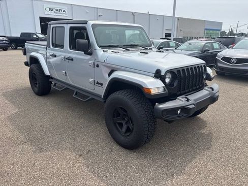 Used 2022 Jeep Gladiator Sport AWD/4WD image 2