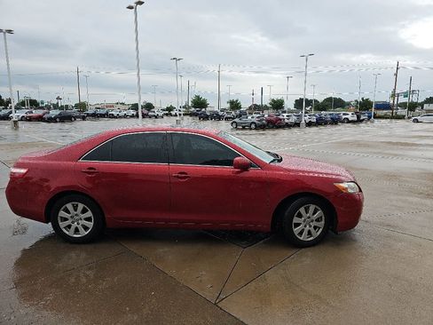 Used 2009 Toyota Camry XLE FWD image 2
