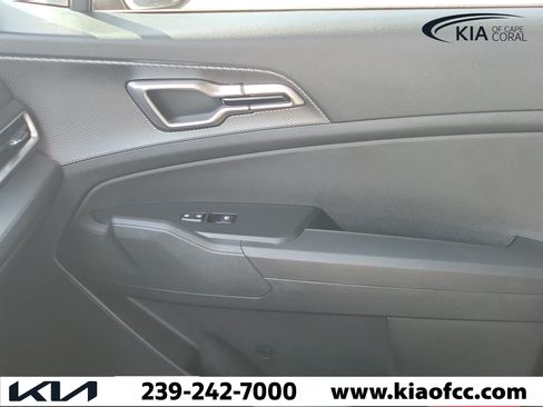 Certified 2025 Kia Sportage LX FWD image 30