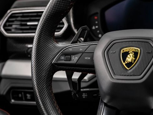 Used 2020 Lamborghini Urus image 28
