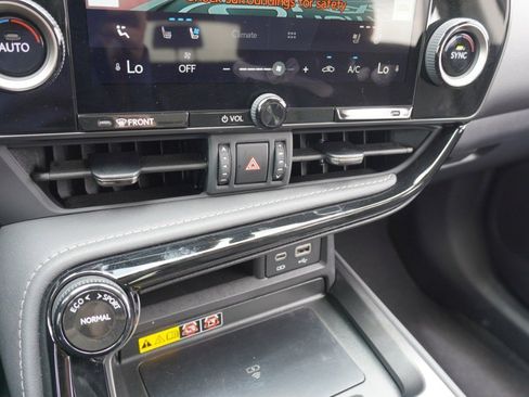 Used 2025 Lexus NX 250 FWD w/ Accessory Package (Z1) image 19
