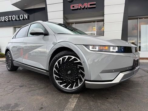 Used 2024 Hyundai Ioniq 5 Limited image 3