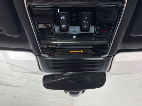 Used 2023 Land Rover Range Rover Sport SE AWD/4WD image 12