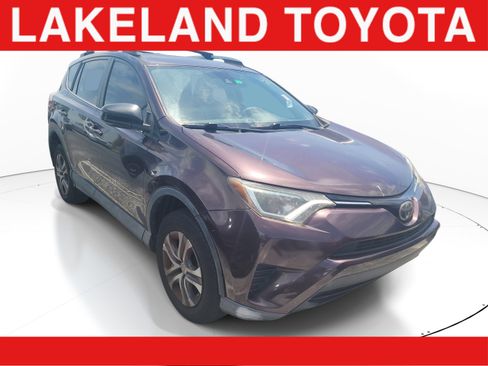 Used 2017 Toyota RAV4 LE FWD image 1
