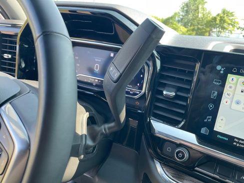 Used 2023 Chevrolet Silverado 1500 LT AWD/4WD image 25