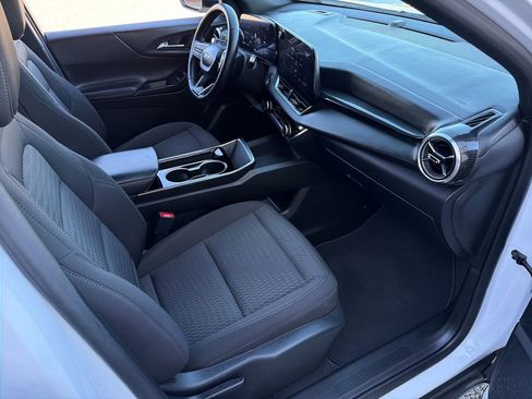 Used 2025 Chevrolet Equinox LT image 29