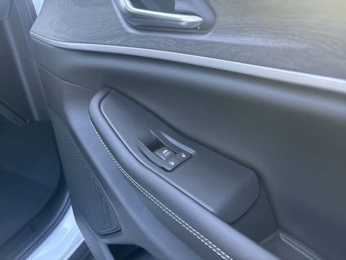 New 2025 Jeep Grand Cherokee L Limited image 10