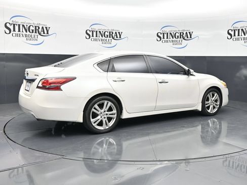 Used 2014 Nissan Altima 3.5 SL FWD image 9