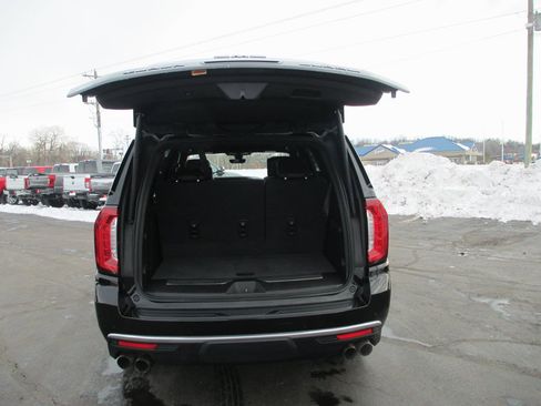 Used 2021 GMC Yukon Denali w/ Denali Premium Package image 6