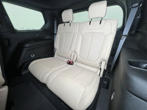 Certified 2024 Jeep Grand Cherokee L Limited w/ Luxury Tech Group II image 6