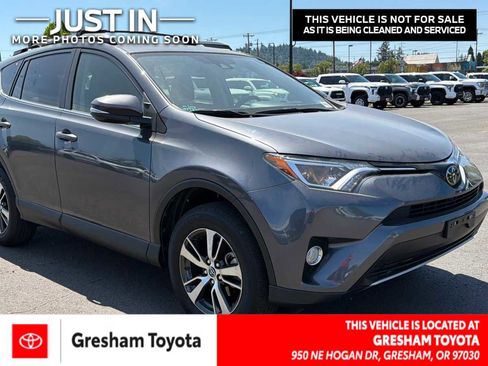 Used 2018 Toyota RAV4 XLE AWD/4WD image 1