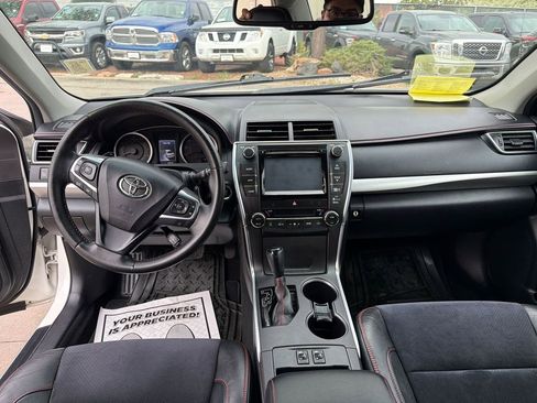 Used 2015 Toyota Camry XSE w/ Moonroof Package FWD image 12