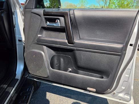 Used 2024 Toyota 4Runner TRD Off-Road image 41