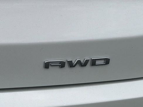 Used 2023 GMC Acadia Denali w/ Denali Technology Package AWD/4WD image 5