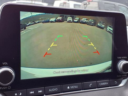 Used 2025 Nissan Sentra SV image 18