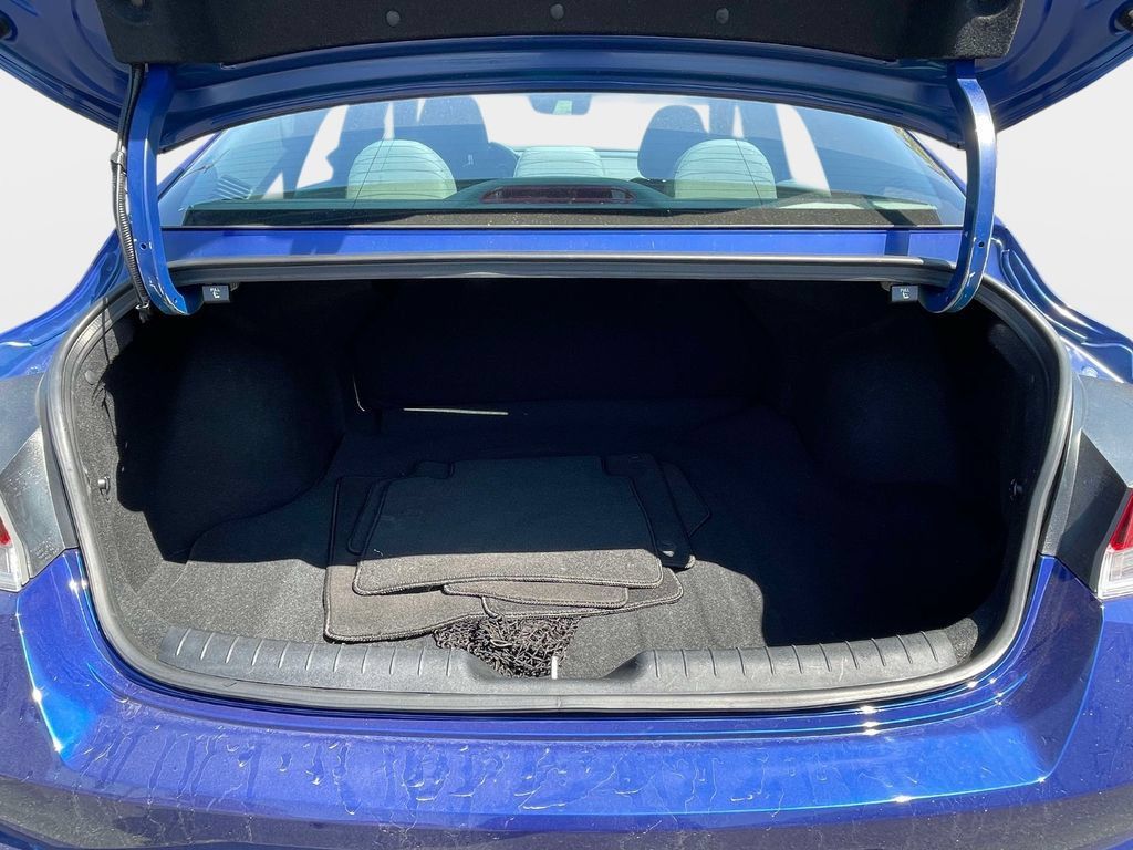 Used 2023 Hyundai Elantra SEL w/ Convenience Package FWD image 9