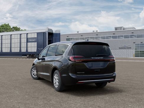 New 2027 Chrysler Pacifica Select FWD image 3