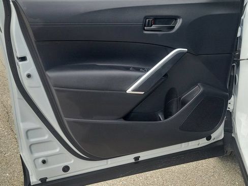Used 2024 Toyota Corolla Cross LE FWD image 18