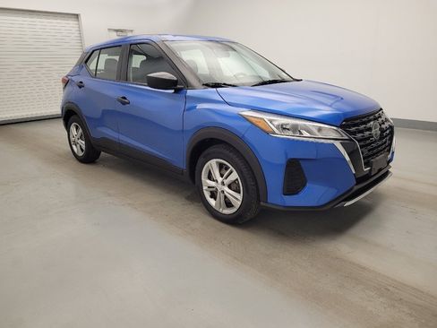 Used 2021 Nissan Kicks S image 11