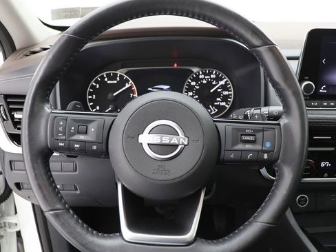 Used 2023 Nissan Rogue SV w/ SV Premium Package image 18