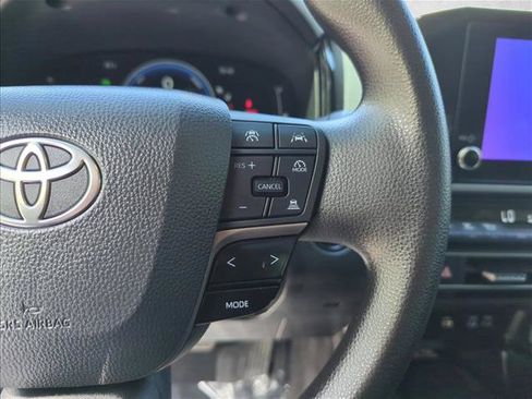 Used 2025 Toyota Camry LE FWD image 18