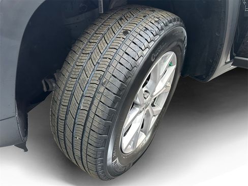 Used 2022 Jeep Grand Cherokee L Limited image 9